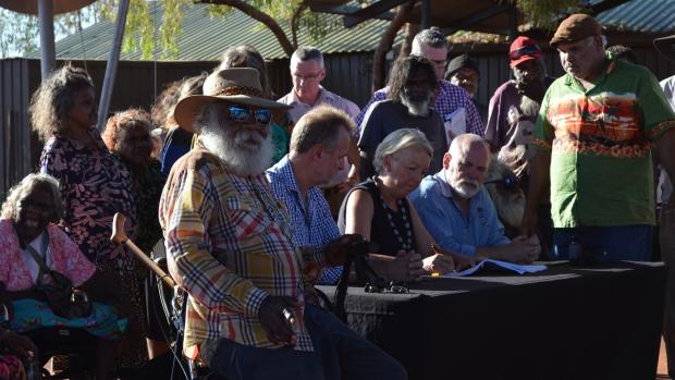 Mutitjulu Township Lease signing ceremony 2017