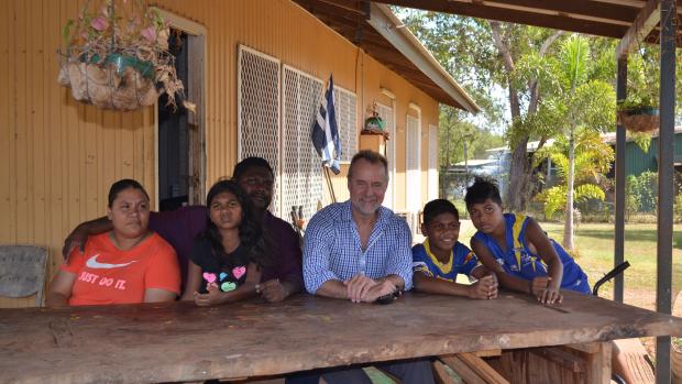 Stanly Tipiloura and Viviana Wanambi and their family with Senator the Hon Nigel Scullion, Minister for Indigenous Affairs.