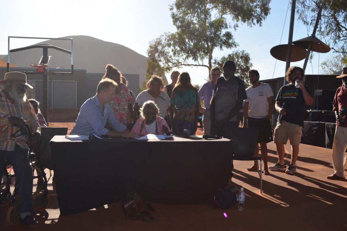 Mutitjulu township lease signing ceremony 16 March 2017 Mutitjulu township lease signing ceremony 16 March 2017